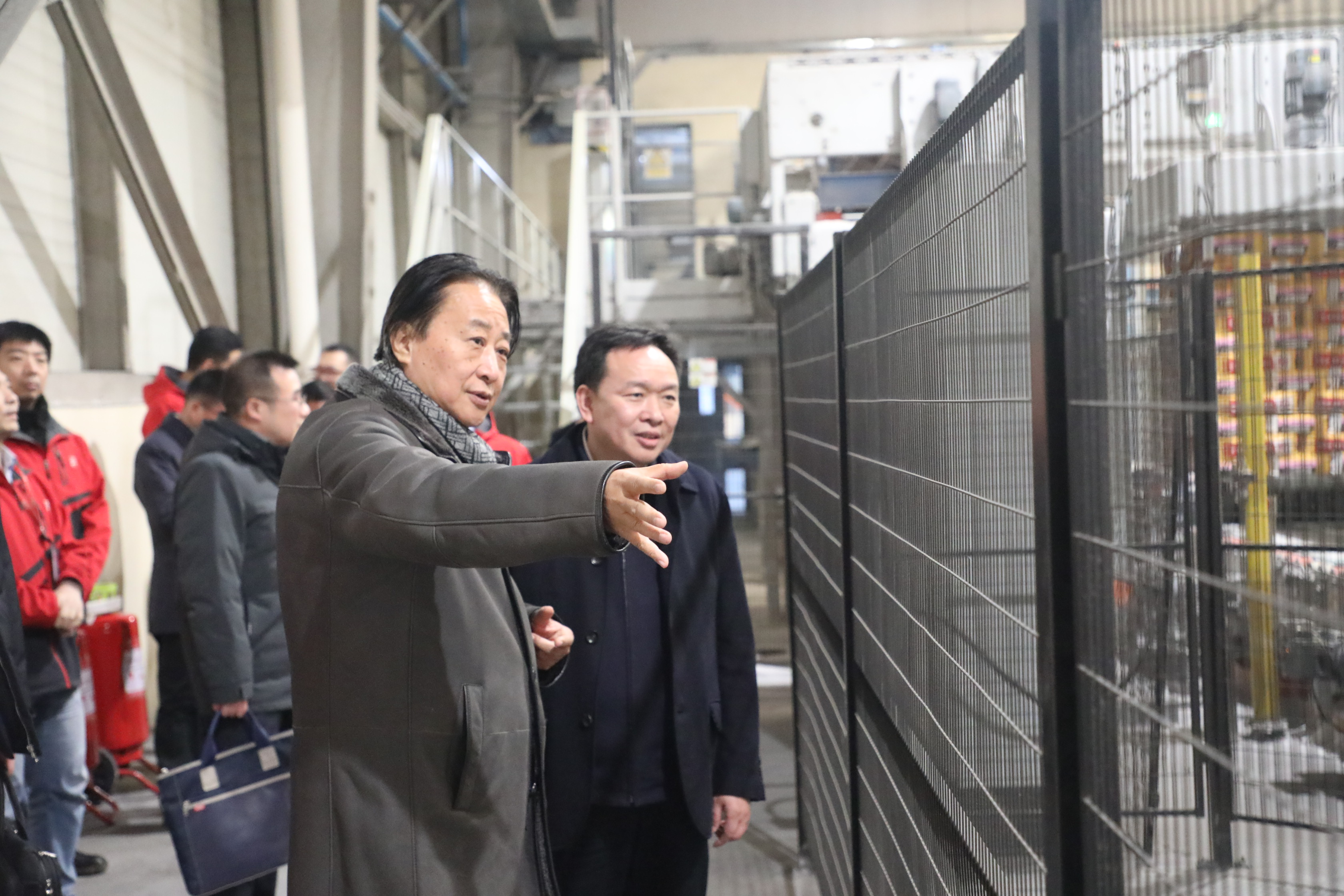 武汉市蔡甸区委书记余从斌一行莅临AG庄闲北京总部参观指导